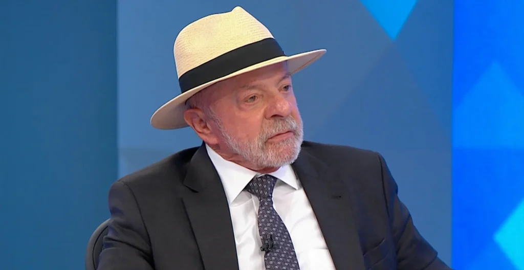 Lula responde a perguntas sobre investigações em sabatina na TV Globo
