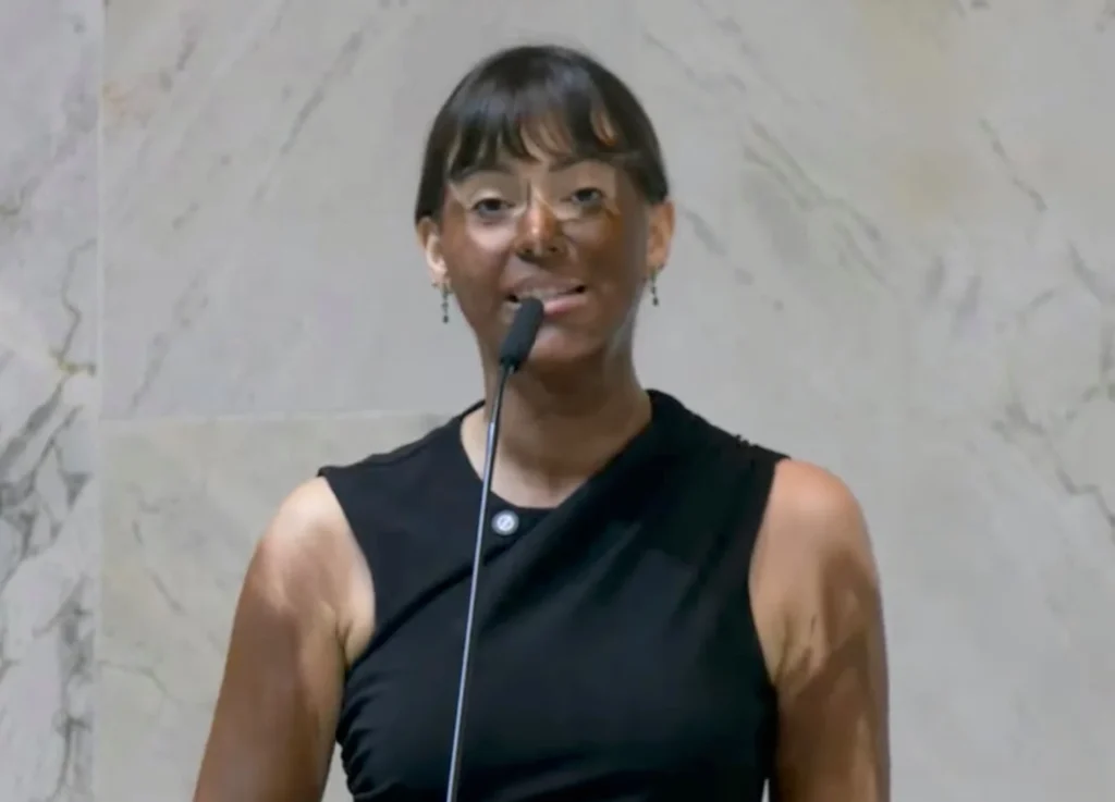 Ministério Público de SP solicita fim de processo contra Fabiana Bolsonaro por caso de blackface