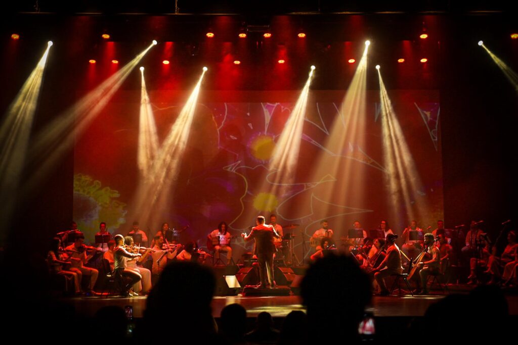 Orquestra Filarmônica Moderna Brasileira apresenta sessão extra com sucessos de Michael Jackson em Vitória