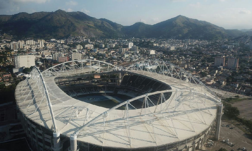 Partida entre Botafogo e Fluminense é adiada por ventania no Rio de Janeiro