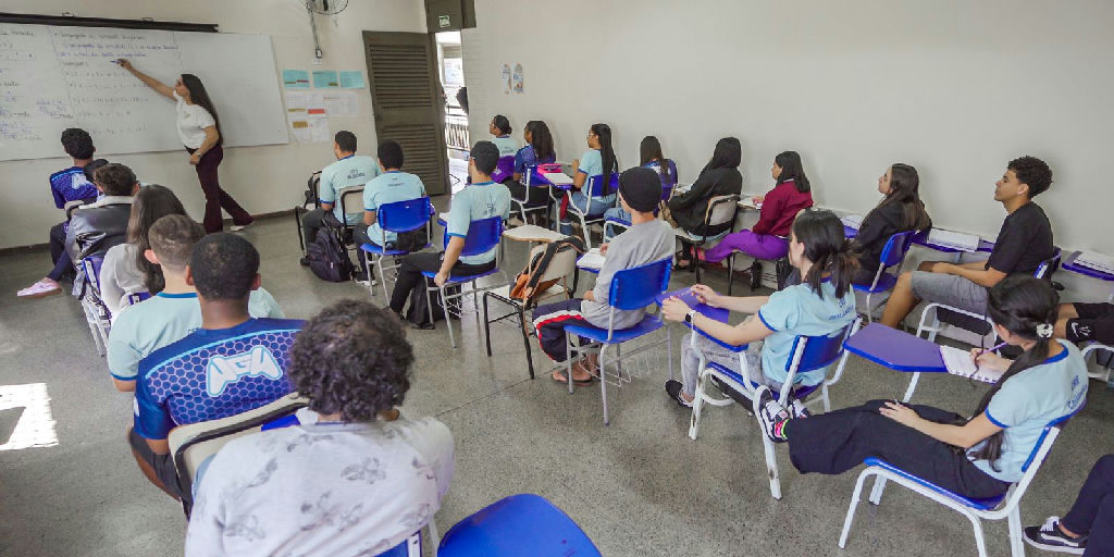 Pé-de-meia inicia pagamento da quinta parcela de frequência para estudantes