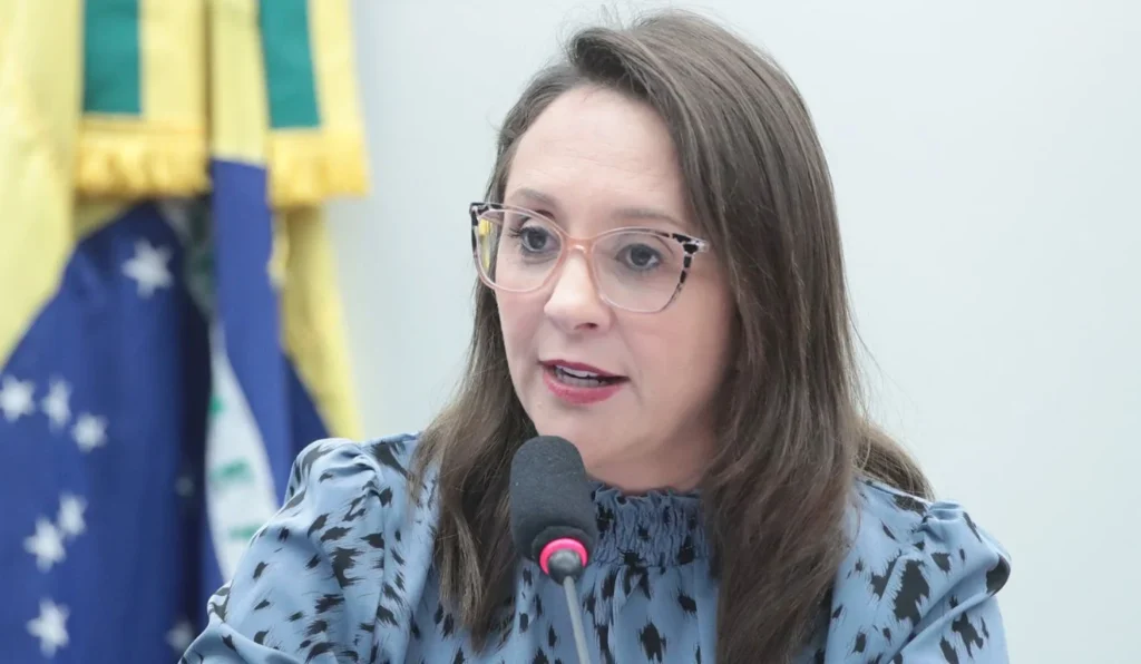 Podemos declara neutralidade na corrida presidencial e busca diálogo