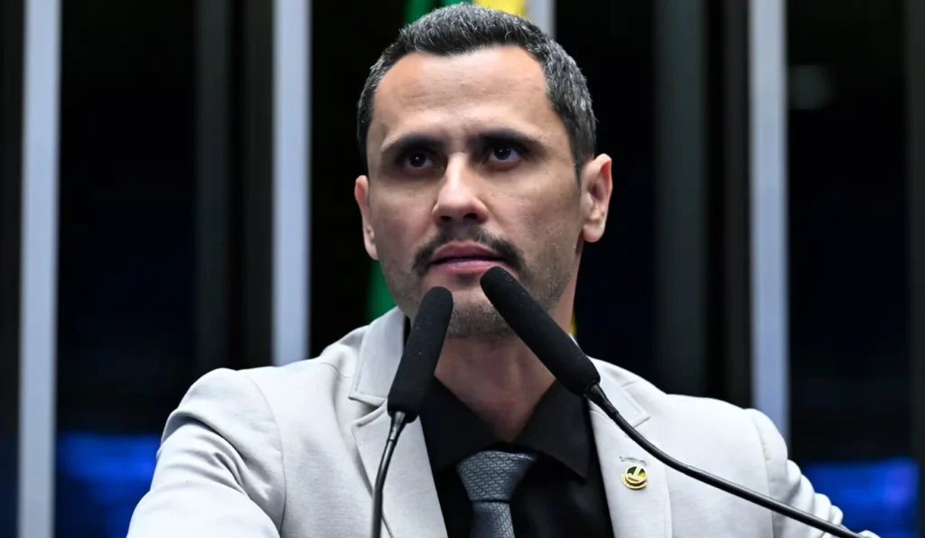 Republicanos oficializa Cleitinho como candidato ao governo de Minas Gerais