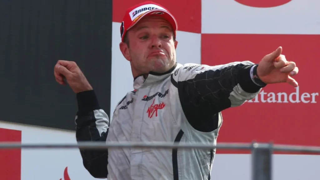 Rubens Barrichello pede R$ 2,4 milhões à Scuderia Bandeiras após demissão repentina na Stock Car
