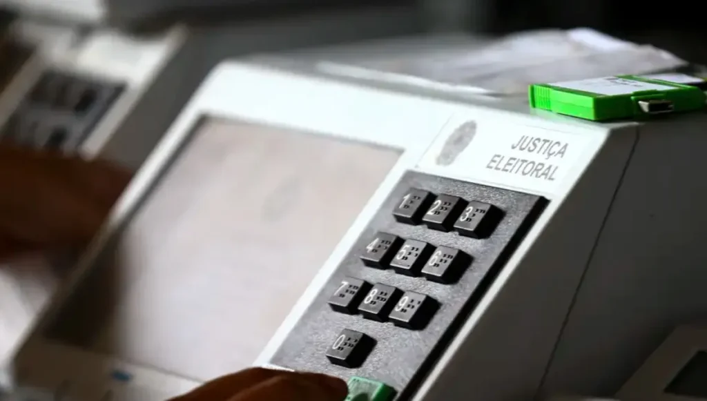 Sergio Moro lidera intenções de voto no Paraná com 37%, enquanto Requião e Sandro Alex estão empatados