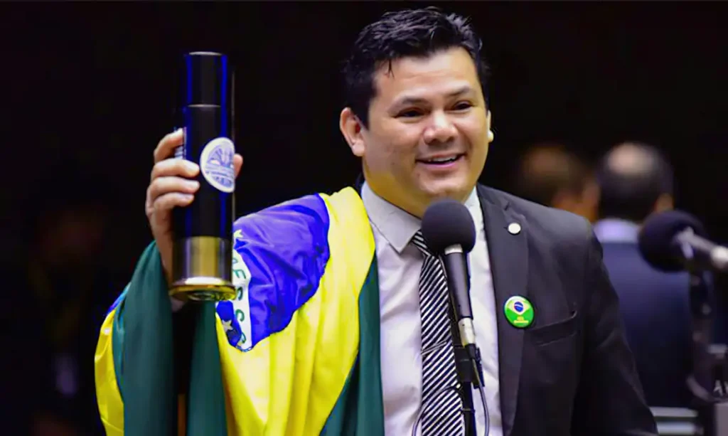 Supremo torna Gilvan da Federal réu por injúria contra o presidente Lula