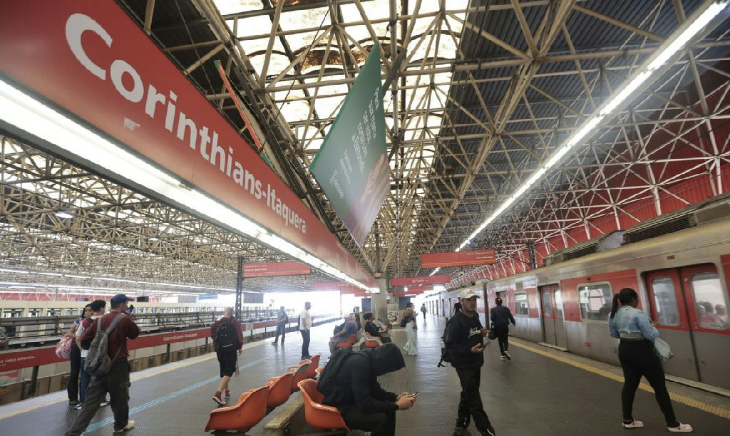 Trabalhadores da CPTM se reúnem para decidir sobre a continuidade da greve