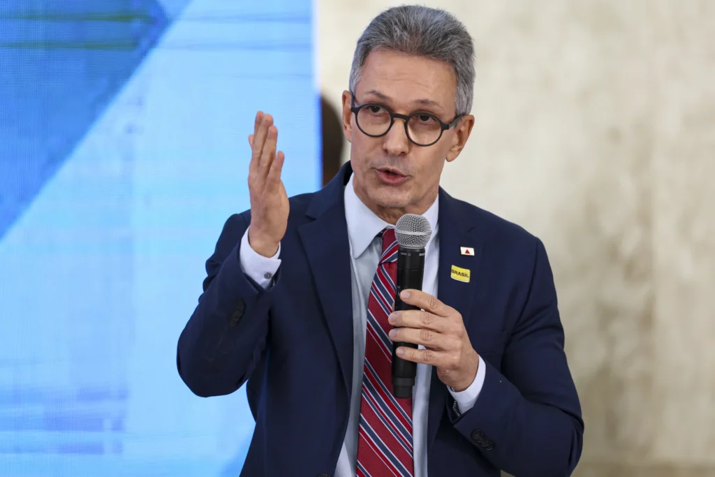 Zema critica programas sociais e fala em 'geração de imprestáveis'