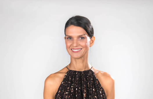 Aos 51 anos, morre Karina Zeviani, ex-participante do The Voice Brasil, após luta contra o câncer