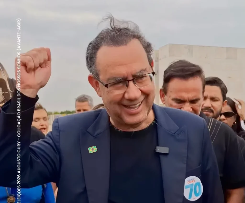 Augusto Cury sugere uso de drones em botão do pânico para segurança feminina durante ato no STF