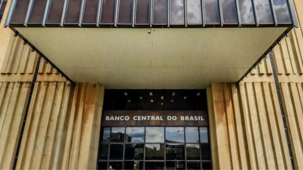 Banco Central implementa painel de dívidas e novas regras para crédito