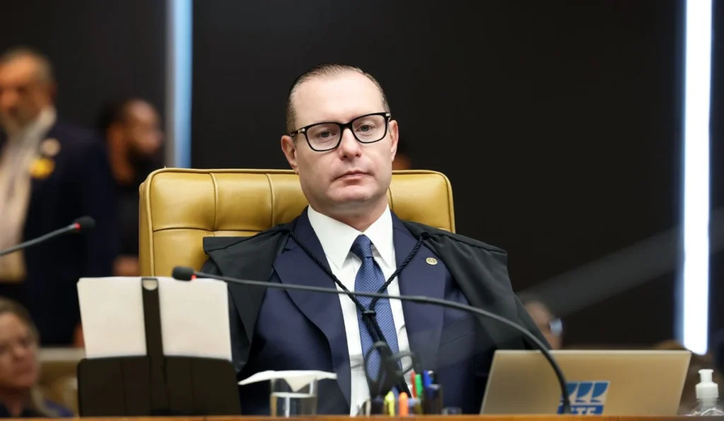 Cristiano Zanin solicita parecer da PGR e AGU sobre segundo turno no Rio de Janeiro