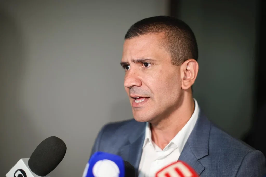 Douglas Ruas celebra anulação de votos de Garotinho pelo TSE