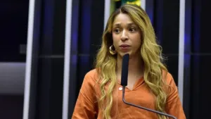 Erika Hilton quebra recorde e se torna a deputada federal mais votada da história com 1,5 milhão