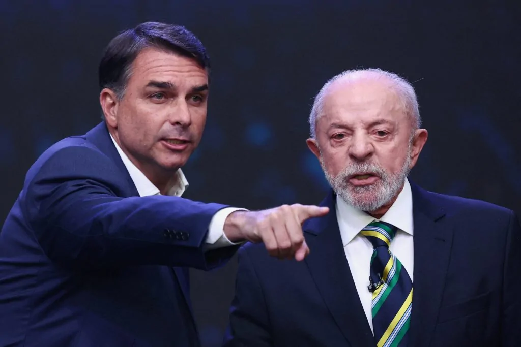 Espírito Santo lidera Flávio Bolsonaro, mas Lula corta vantagem para 90 mil votos