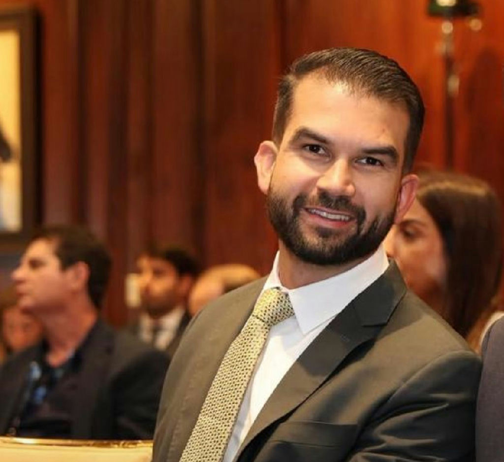 Ex-diretor financeiro da Apex anuncia saída da ABM Partnership após crise financeira