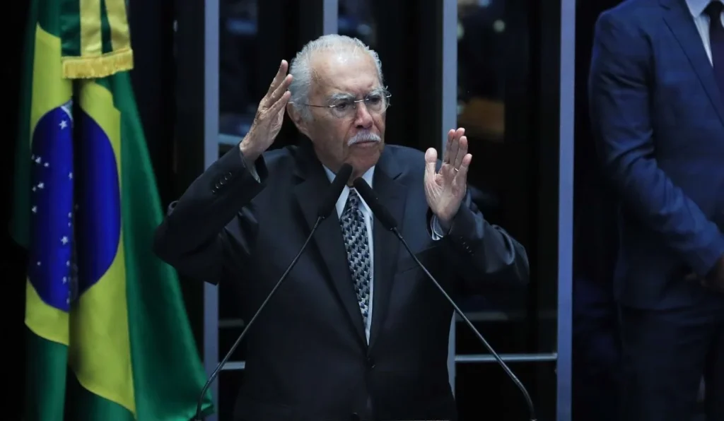 Internado por nove dias, ex-presidente José Sarney tem alta após cirurgia abdominal