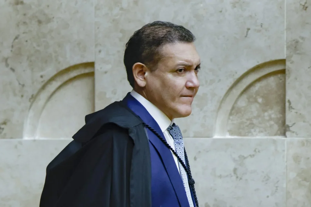 Kassio Nunes Marques pede ações de Lula e Flávio para evitar conflitos no 2º turno