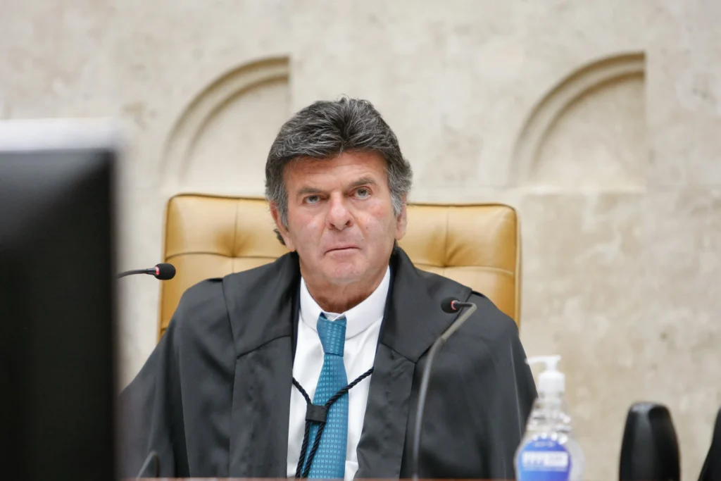 Luiz Fux determina acesso a inquérito das fake news e investigações relacionadas