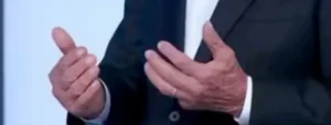 Lula participa de debate sem relógio após menções ao modelo Omega