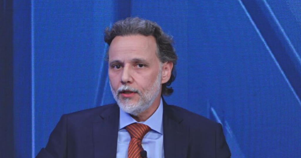 Lulinha entrega sigilos ao STF e se coloca à disposição da Justiça, afirma advogado