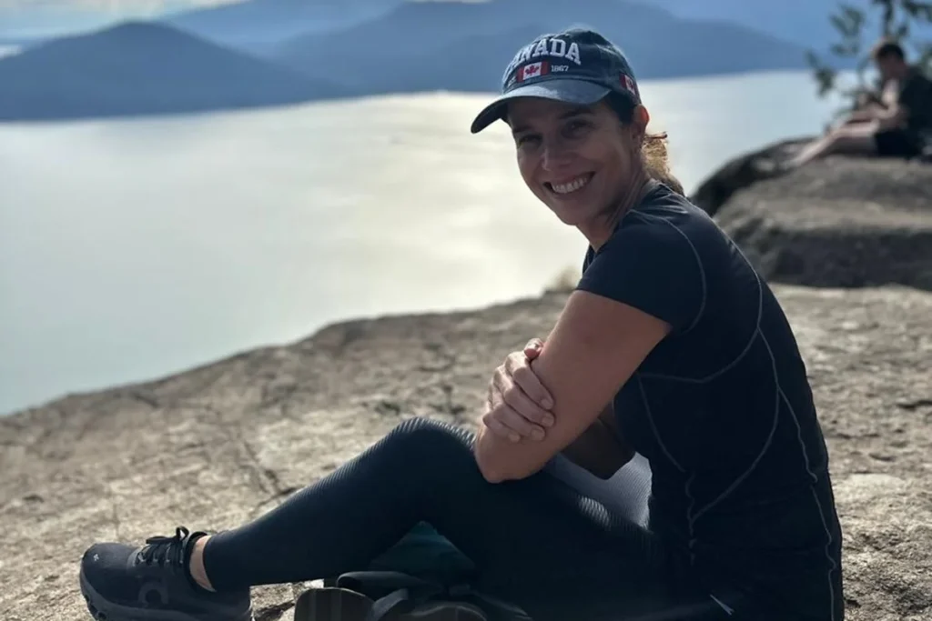 Médica relata luta contra câncer de ovário avançado e busca por remissão