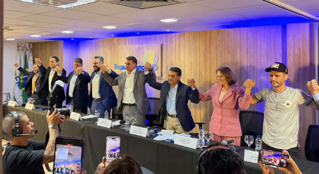 Republicanos formaliza apoio a Flávio Bolsonaro no segundo turno das eleições