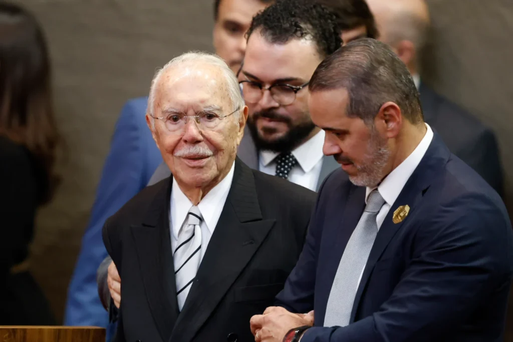 Sarney destaca importância das eleições diretas e incentiva voto popular