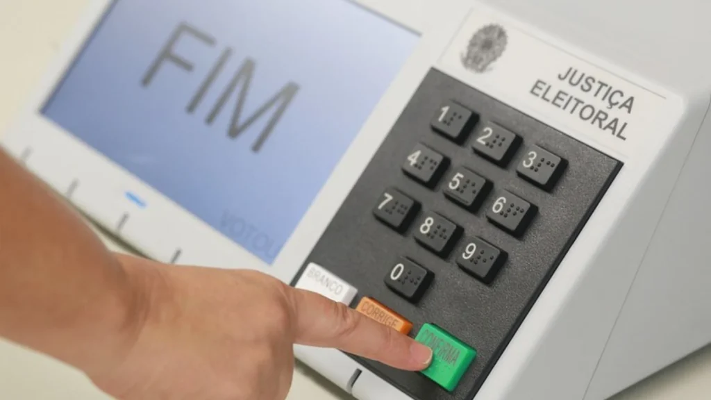 STF decide manter horário de votação até 19h, apesar de oposição do MPE