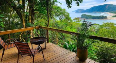 Cabana com vista para as duas praias é uma das opções dentre as belezas de Camburi e Camburizi...