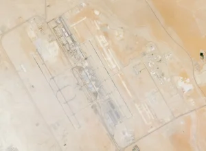 Aeroporto de Riad permanece fechado após ataques de houthis