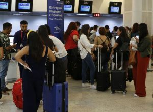 Aeroporto Santos Dumont retoma operações após cancelamento de voos