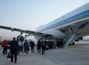 Air Force One se torna isca em meio a ameaças contra Trump