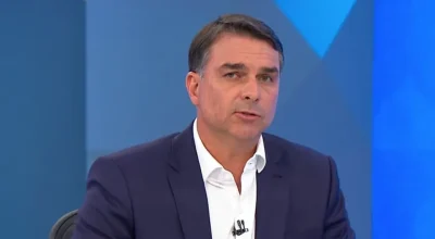 Aliados destacam postura serena de Flávio Bolsonaro em sabatina, mas apontam falhas