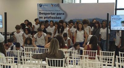 Alunos da rede pública visitam Aeroporto de Vitória e aprendem sobre aviação