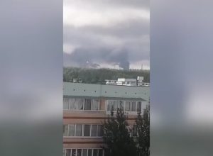 Ataque ucraniano com drones deixa 13 mortos na Rússia e provoca luto em Nizhnekamsk