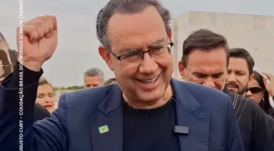 Augusto Cury sugere uso de drones em botão do pânico para segurança feminina durante ato no STF