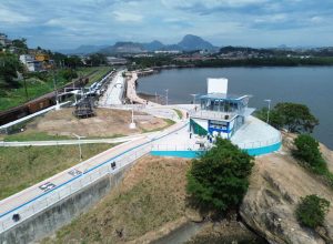 Aulão de Taekonfit mobiliza comunidade na Orla de Cariacica em apoio ao Outubro Rosa