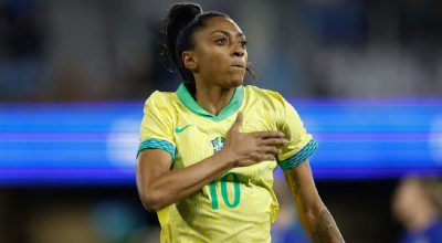 Barcelona contrata Kerolin por valor recorde no futebol feminino brasileiro
