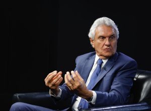 Caiado promete reduzir taxa de juros a 6% e inflação a 4% em sua candidatura