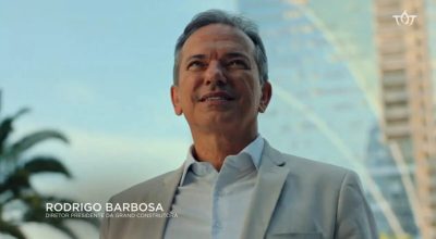 Campanha da MP Publicidade para o Taj Home Resort escala família de Rodrigo Barbosa como protagonista