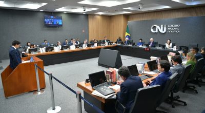 CNJ ratifica afastamento de juiz flagrado consumindo álcool durante sessão virtual