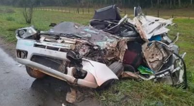 Colisão entre carro e ônibus de turismo na Br-101 em Linhares deixa cinco pessoas feridas