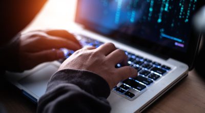 Como a inteligência artificial está potencializando os golpes cibernéticos