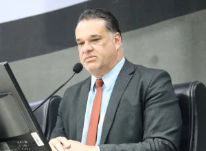 Conheça a trajetória de Leonardo Monjardim, nome do Novo ao Senado pelo Espírito Santo em 2026
