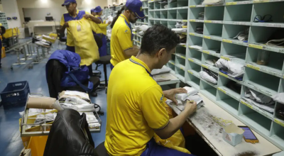 Correios iniciam entrega de compras feitas em lojas paraguaias no Brasil