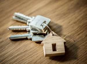 Crédito imobiliário via poupança avança em 2026 mesmo com alta de saques e juros elevados