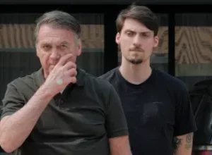 Defesa de Jair Bolsonaro refuta ligação com Alexandre Frota durante podcast