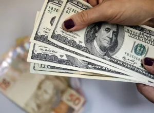 Desvalorização do real após reeleição de Lula provoca reações no mercado financeiro