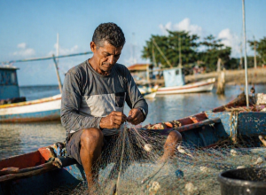 Espírito Santo cria programa de fornecimento gratuito de gelo para pescadores artesanais